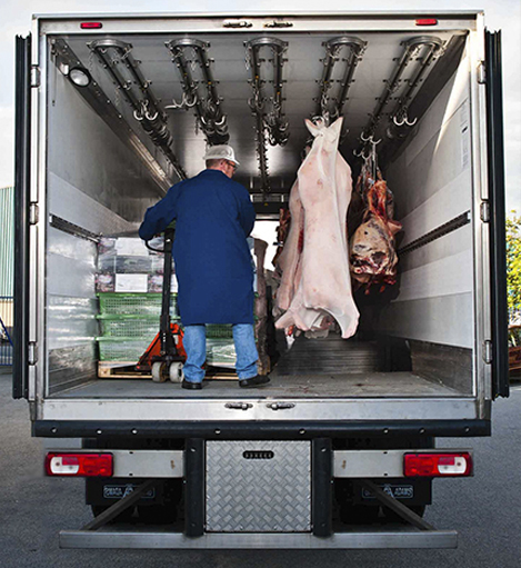 Camión transporte varas